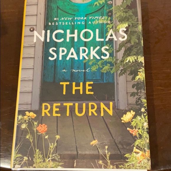 Jodi Picoult and Nicholas Sparks books - Picture 4 of 12